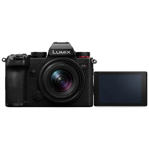 Panasonic LUMIX S5D + 18-40 mm F/4,5-6,3