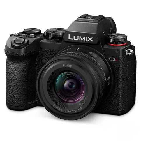 Panasonic LUMIX S5D + 18-40 mm F/4,5-6,3